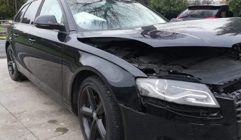 AUDI A4 B8 2.0 TDI AVANT pieno