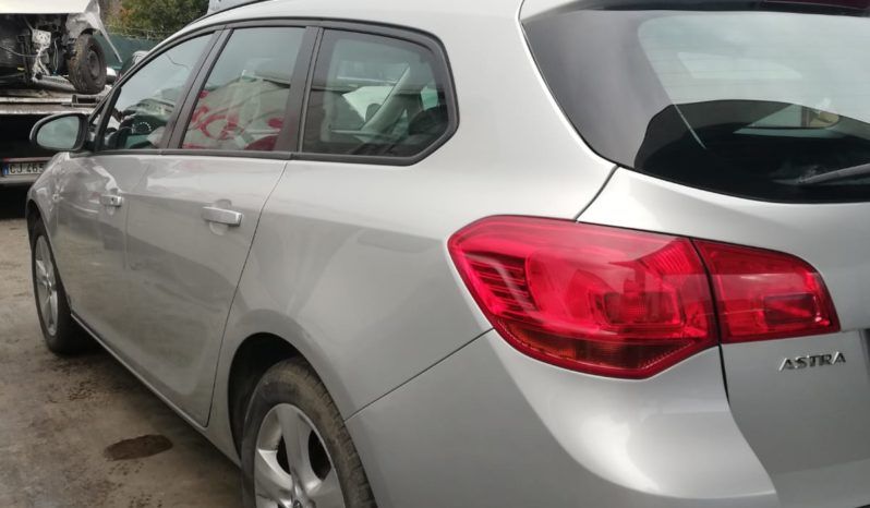 OPEL ASTRA J SW pieno