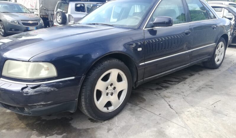 AUDI A8 2.5 TDI pieno