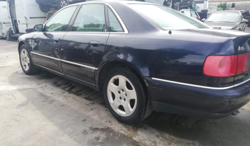 AUDI A8 2.5 TDI pieno