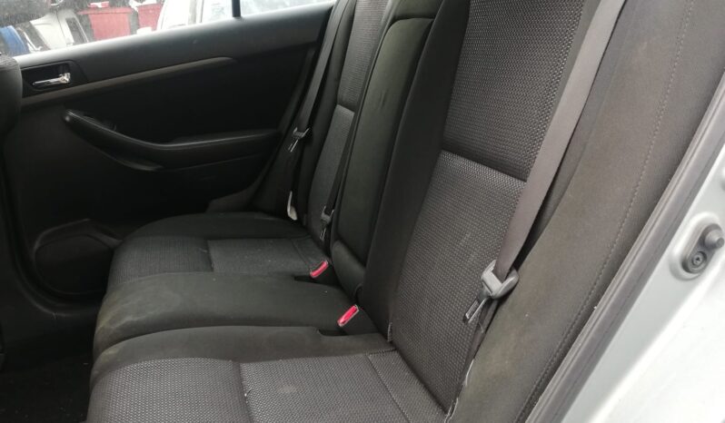 TOYOTA AVENSIS SW pieno